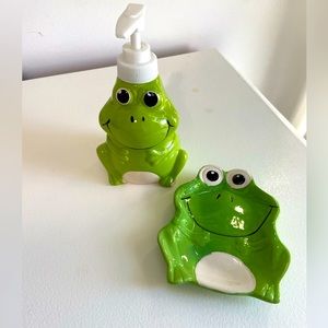 💢GREENBRIER INTERNATIONAL HAPPY FROG 2PC  SOAP SET💢